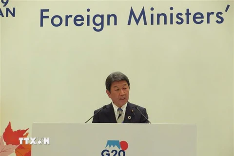 Bộ trưởng Bộ Ngoại giao Nhật Bản Toshimitsu Motegi phát biểu tại cuộc họp báo. (Ảnh: Đào Thanh Tùng/TTXVN) 