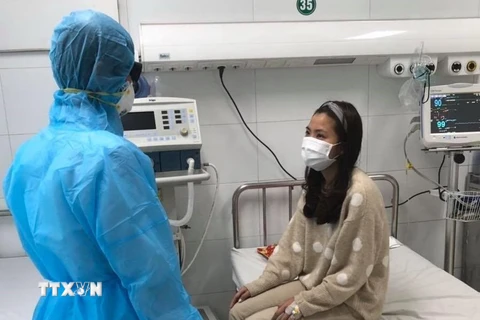 Bệnh nhân N.T.T đang cách ly và điều trị tại Bệnh viện đa khoa tỉnh Thanh Hóa. (Ảnh: Hoa Mai/TTXVN) 