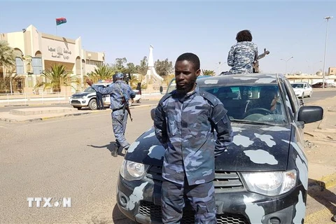 Lực lượng trung thành với Tướng Khalifa Hafta tuần tra tại thành phố Sebha, Libya, ngày 9/2/2019. (Nguồn: AFP/TTXVN) 