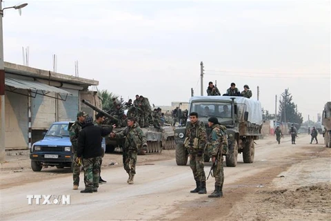 Quân đội Syria tại thị trấn Tal Toukan, ngoại ô tỉnh Idlib, Tây Bắc Syria ngày 5/2/2020. (Nguồn: THX/TTXVN) 