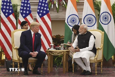 Ngày 25/2/2020, tại New Delhi, Thủ tướng Ấn Độ Narendra Modi (phải) có cuộc gặp với Tổng thống Mỹ Donald Trump đang ở thăm Ấn Độ. (Nguồn: THX/TTXVN) 