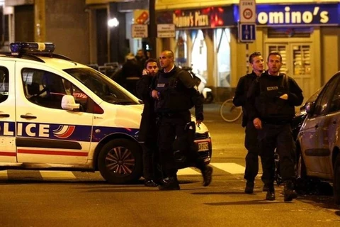 Cảnh sát Pháp phong tỏa khu vực xảy ra vụ xả súng hồi năm 2015. (Nguồn: BBC) 