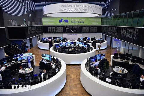 Giao dịch viên tại Sàn giao dịch chứng khoán Frankfurt, Đức, ngày 2/3/2020. (Nguồn: THX/TTXVN) 