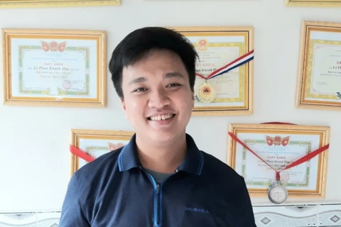 Lê Phan Khánh Huy được trao học bổng toàn phần VinUni sau hai vòng phỏng vấn gây ấn tượng đặc biệt. (Nguồn: Vietnam+) 