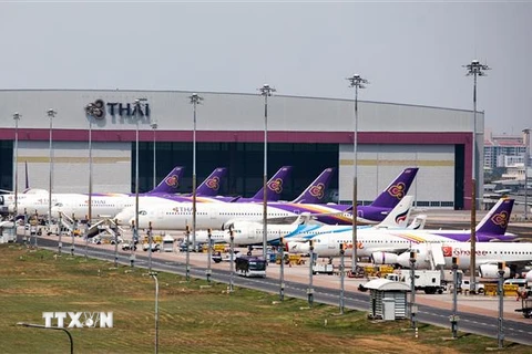 Máy bay đỗ tại sân bay Suvarnabhumi ở Bangkok, Thái Lan ngày 25/3/2020 trong bối cảnh dịch COVID-19 lan rộng. (Nguồn: AFP/TTXVN) 