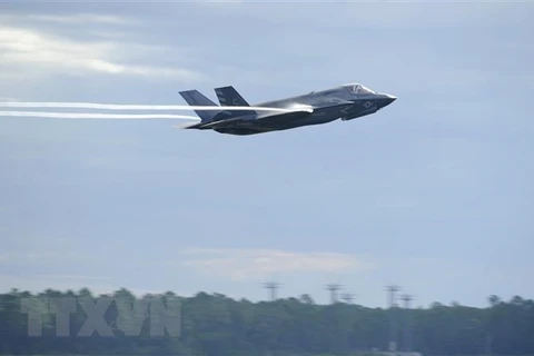 Máy bay chiến đấu F-35 của Mỹ cất cánh từ căn cứ không quân Tyndall ở bang Florida. (Nguồn: AFP/TTXVN) 