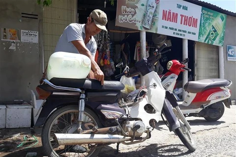 [Video] Người dân Ninh Thuận thiếu nước sinh hoạt do hạn mặn