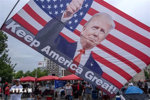 Ảnh Tổng thống Mỹ Donald Trump trên một đường phố ở Tulsa, bang Oklahoma, Mỹ, ngày 19/6/2020. (Nguồn: AFP/TTXVN) 