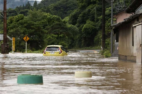 Mực nước mưa ở vùng Amakusa, tỉnh Kumamoto đã dâng lên tới 98ml/giờ. (Nguồn: AP) 