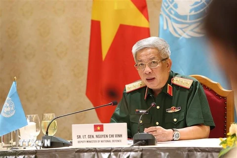 Thượng tướng Nguyễn Chí Vịnh, Thứ trưởng Bộ Quốc phòng, phát biểu tại hội đàm. (Ảnh: Dương Giang/TTXVN) 