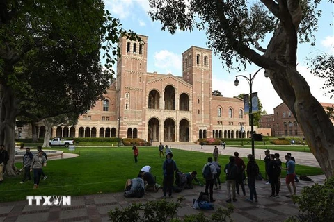 Sinh viên tại trường đại học California ở Los Angeles, California, Mỹ, ngày 11/3/2020. (Nguồn: AFP/TTXVN) 