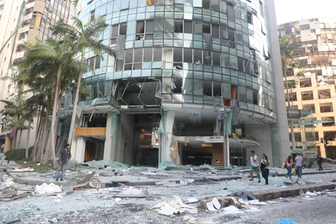 Các tòa nhà bị phá hủy sau vụ nổ kinh hoàng tại Beirut, Liban, ngày 4/8/2020. (Nguồn: THX/TTXVN)