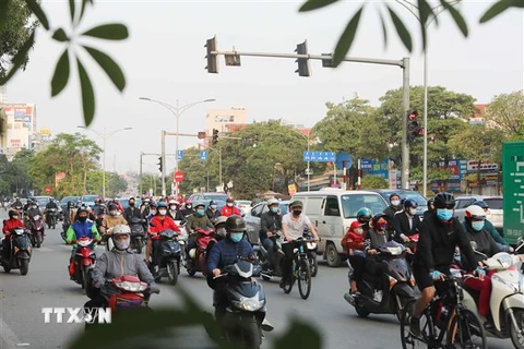 Các giải pháp thích ứng của Việt Nam nhằm giảm thiểu thiệt hại gây ra bởi các tác động liên quan đến những thay đổi của khí hậu trong tương lai, được xác định cụ thể cho từng lĩnh vực tài nguyên và môi trường, nông nghiệp và phát triển nông thôn, sức khỏe