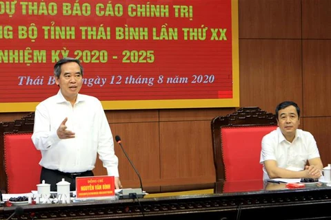 Trưởng ban Kinh tế Trung ương Nguyễn Văn Bình phát biểu tại buổi làm việc. (Ảnh: Thế Duyệt/TTXVN) 