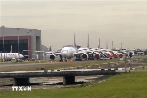 Máy bay đỗ tại sân bay Suvarnabhumi ở Bangkok, Thái Lan ngày 1/8/2020. (Nguồn: AFP/TTXVN) 