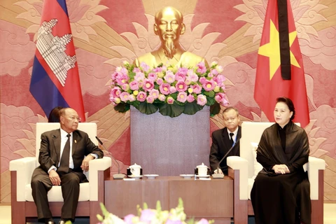 Chủ tịch Quốc hội Nguyễn Thị Kim Ngân hội kiến với Chủ tịch Quốc hội Vương quốc Campuchia Samdech Heng Samrin. (Ảnh: Trọng Đức/TTXVN) 