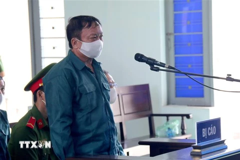 Bị cáo Trần Hoàng Khôi, nguyên Phó Chủ tịch Ủy ban nhân dân thành phố Phan Thiết, tại một phiên tòa. (Ảnh: Nguyễn Thanh/TTXVN) 
