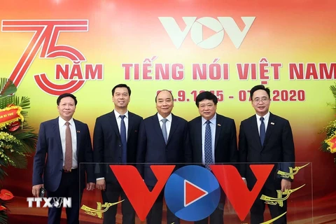 Thủ tướng dự kỷ niệm 75 năm Ngày thành lập Đài tiếng nói Việt Nam