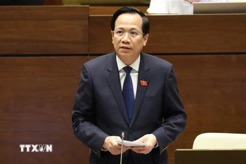 Bộ trưởng Bộ Lao động-Thương binh và Xã hội Đào Ngọc Dung giải trình ý kiến của đại biểu Quốc hội. (Ảnh: Văn Điệp/TTXVN) 