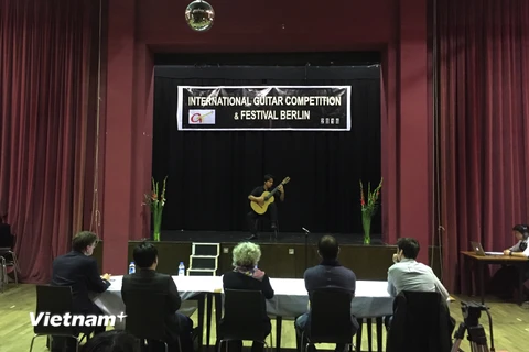 Thí sinh dự thi tại cuộc thi Guitar quốc tế Berlin năm 2016. (Nguồn: MH) 