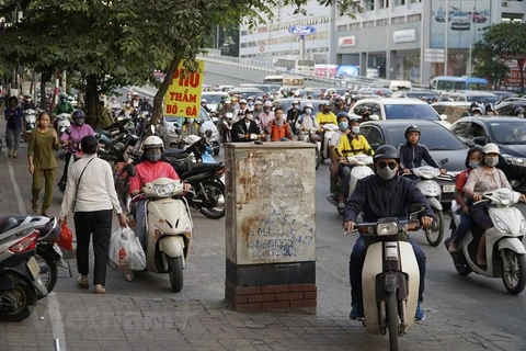 Ùn tắc trên một tuyến phố ở Hà Nội. (Ảnh: Minh Hiếu/Vietnam+) 