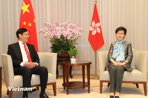 Tổng Lãnh sự Việt Nam chào từ biệt Trưởng Đặc khu Hành chính Hong Kong