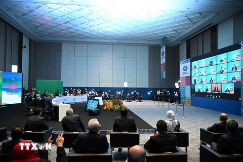 Lãnh đạo các nước thành viên APEC tham dự Hội nghị trực tuyến cấp cao APEC lần thứ 27, tại Kuala Lumpur, Malaysia, ngày 20/11/2020. (Nguồn: AFP/TTXVN) 