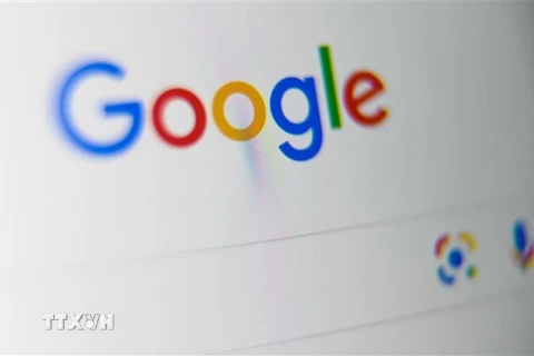 Biểu tượng Google trên màn hình máy tính bảng tại Lille, Pháp. (Nguồn: AFP/TTXVN) 