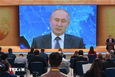 Tổng thống Nga Vladimir Putin phát biểu trong cuộc họp báo thường niên, được tổ chức theo hình thức trực tuyến, tại Novo-Ogaryovo, ngoại ô Moskva, ngày 17/12/2020. (Nguồn: AFP/TTXVN) 