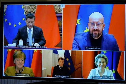 Hội nghị trực tuyến giữa Chủ tịch Trung Quốc Tập Cận Bình, Thủ tướng Đức Angela Merkel, Tổng thống Pháp Emmanuel Macron, Chủ tịch Hội đồng châu Âu Charles Michel và Chủ tịch Ủy ban châu Âu Ursula von der Leyen. (Nguồn: AP) 