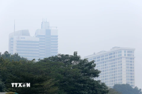 [Photo] Chất lượng không khí tại nhiều khu vực ở Hà Nội lại xấu đi 