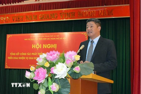 Phó Chủ tịch Ủy ban Nhân dân thành phố Hà Nội Nguyễn Mạnh Quyền phát biểu tại Hội nghị. (Nguồn: TTXVN phát) 