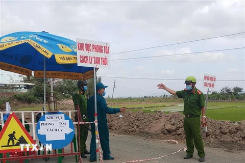 Các chốt phong tỏa trên địa bàn thị xã Ayun Pa (Gia Lai). (Nguồn: TTXVN phát) 