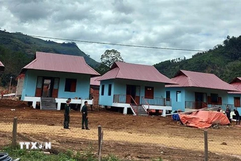 Nhà mới cho đồng bào vùng bị sạt lở núi xã Trà Leng. (Ảnh: Trần Tĩnh/TTXVN) 