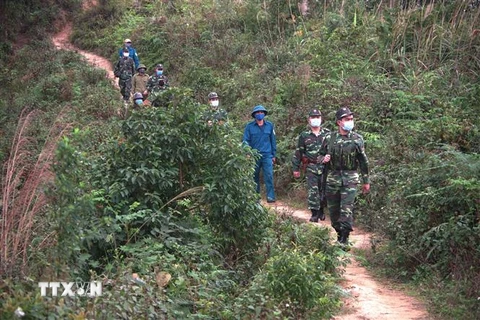Cán bộ, chiến sỹ Đồn Biên phòng Bạch Đích (huyện Yên Minh, Hà Giang) tuần tra bảo vệ biên giới. (Nguồn: TTXVN phát) 