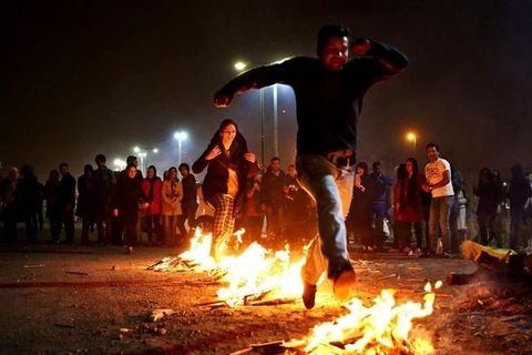 Người dân tham gia lễ hội lửa ở Iran. (Nguồn:wikipedia.org) 