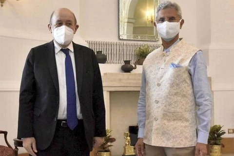Bộ trưởng Ngoại giao Ấn Độ S. Jaishankar (phải) và người đồng cấp Pháp Jean-Yves Le Drian trong cuộc gặp tại New Delhi. (Nguồn ảnh: PTI) 