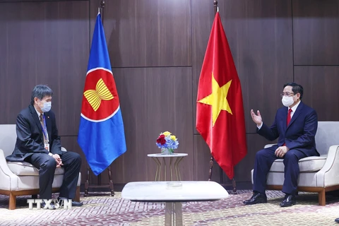 Thủ tướng Phạm Minh Chính hội kiến Tổng Thư ký ASEAN Lim Jock Hoi. (Ảnh: Dương Giang/TTXVN) 