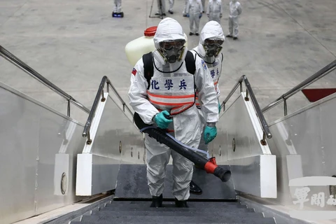 Phun khử khuẩn ở Đài Loan. (Nguồn: abcnews.go.com) 