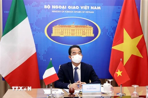 Thứ trưởng Bộ Ngoại giao Tô Anh Dũng tham dự Tham vấn chính trị cấp Thứ trưởng Ngoại giao Việt Nam-Italy lần thứ 3. (Ảnh: Phạm Kiên/TTXVN) 