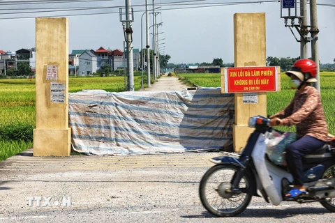 Đông Anh lập chốt kiểm soát chặt chẽ khu vực giáp ranh Hà Nội-Bắc Ninh