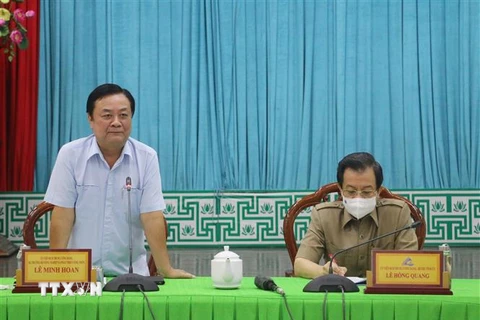 Bộ Trưởng bộ Nông nghiệp và Phát triển Nông thôn Lê Minh Hoan phát biểu tại buổi làm việc. (Ảnh: Công Mạo/TTXVN) 