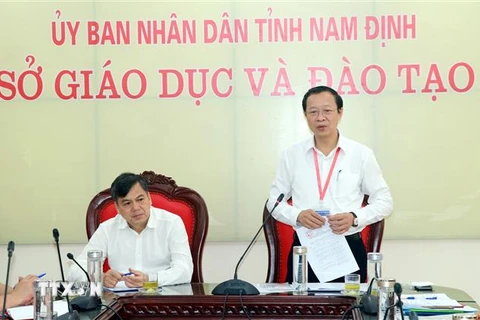 Thứ trưởng Bộ Giáo dục và Đào tạo Phạm Ngọc Thưởng phát biểu tại buổi làm việc tại Nam Định. (Ảnh: Nguyễn Lành/TTXVN) 