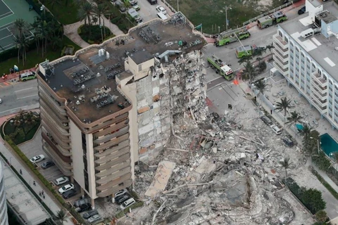 [Video] Mỹ phá hủy tòa chung cư kế bên tòa nhà 12 tầng bị đổ sập