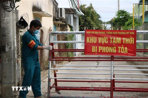 Khu vực phong tỏa tại phường Mỹ Bình, thành phố Phan Rang-Tháp Chàm (Ninh Thuận). (Ảnh: Công Thử/TTXVN) 