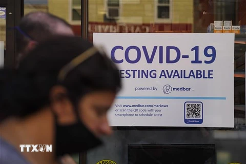 Một điểm xét nghiệm COVID-19 tại New York, Mỹ, ngày 26/7/2021. (Ảnh: THX/TTXVN) 