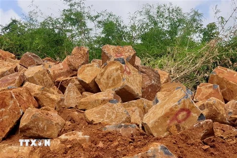 Đá bazan bị khai thác trái phép tại Đắk Nông. (Ảnh: Hưng Thịnh/TTXVN) 