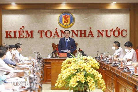 Chủ tịch Quốc hội Vương Đình Huệ phát biểu kết luận buổi làm việc. (Ảnh: Doãn Tấn/TTXVN) 