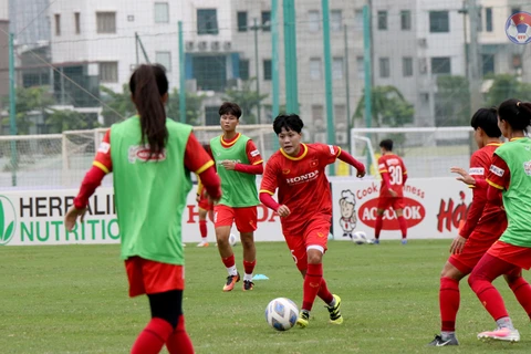 Đội tuyển nữ Việt Nam tập luyện. (Ảnh: VFF) 