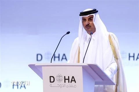 Quốc vương Qatar Sheikh Tamim bin Hamad al-Thani phát biểu tại Doha. (Ảnh: AFP/TTXVN) 